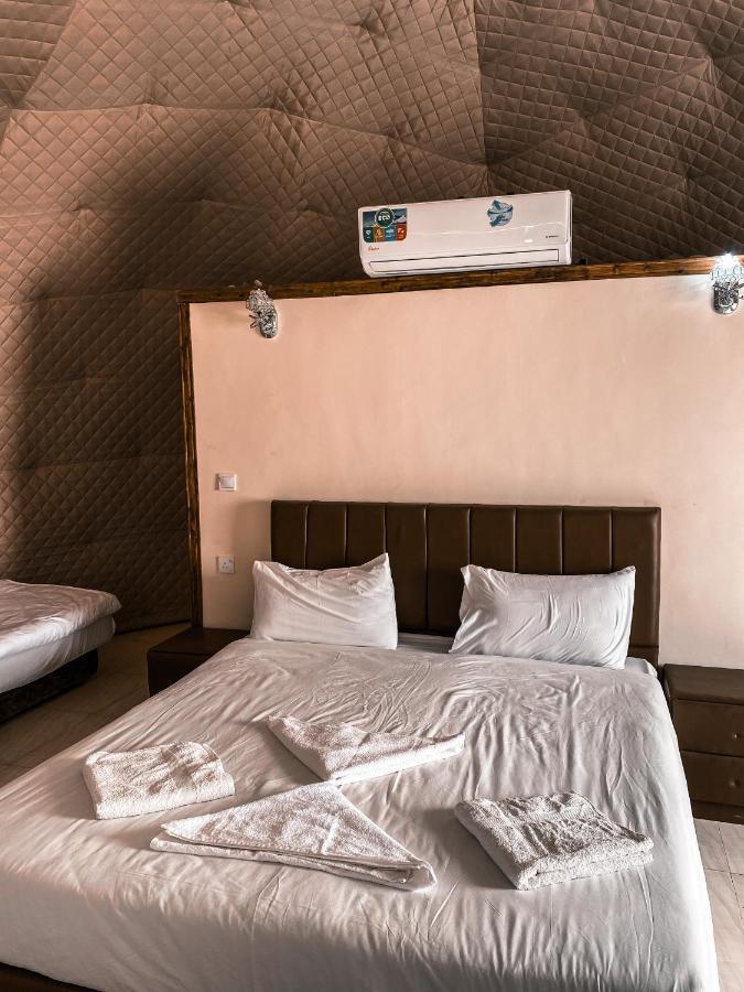 Sun Luxury Camp &Tour Apartment Wadi Rum Exterior photo